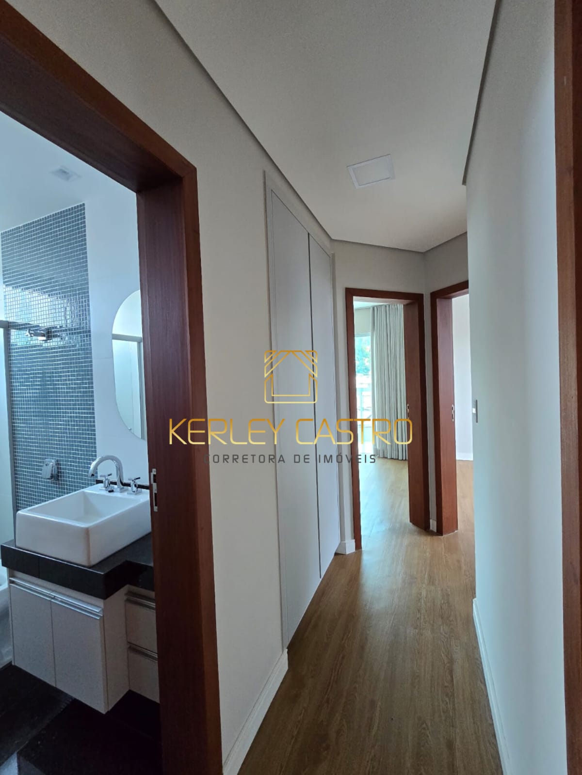 VENDO LINDA COBERTURA C/ 04 QUARTOS-SANTA HELENA- em Sete Lagoas, MG